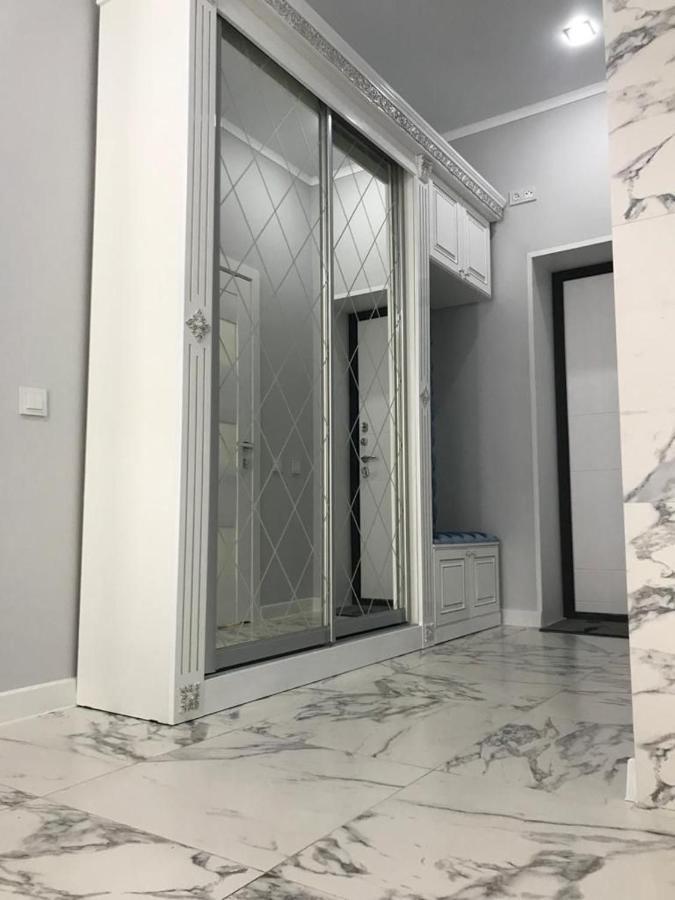 Люкс Апартаменты На Назарбаева Uralsk Exterior photo